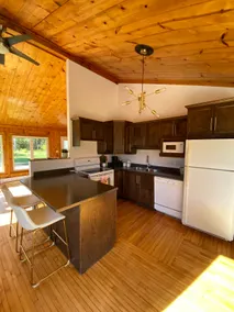 Enjoy this Peaceful Cottage by Private Lake! - Image 4