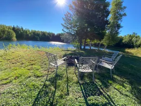 Enjoy this Peaceful Cottage by Private Lake! - Image 5