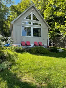 cozy one bedroom one loft lakefront Cabin - Image 2