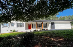 Peaceful pool home, perfect location! - Image 2