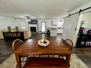 Peaceful pool home, perfect location! - Image 3