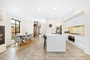 Chic 4 br, 2 storey, ocean view & family friendly - Image 4