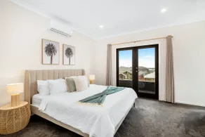 Chic 4 br, 2 storey, ocean view & family friendly - Image 5