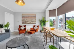 Poets Apartment with Free Parking By My Getaways - Image 3