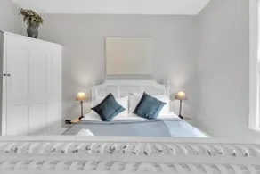Poets Apartment with Free Parking By My Getaways - Image 5