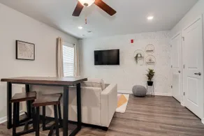 King Bed | Fast Wifi | Bedroom TV | Kitchen | W/D - Image 3