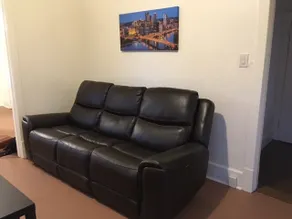 2 Bedroom apt. in nice, convenient neighborhood. - Image 3