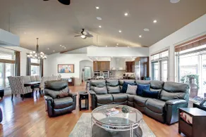 Coulee Estate - Hot Tub, Pool Table, Sleeps 10 - Image 3