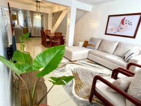 Sapphire House at Golden Crest Townhomes - Image 2