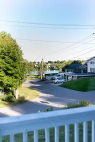 Cozy house with lake view near Marquette - Image 3
