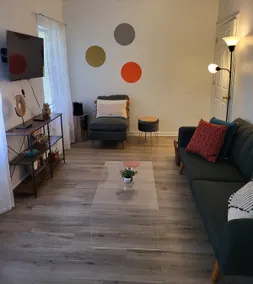Downtown(OTR) 2-bdrm at Washington Park-free prkg - Image 3