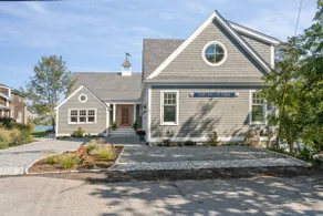 Waterfront Carriage House The Salty Dog RI - Image 2
