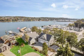 Waterfront Carriage House The Salty Dog RI - Image 3