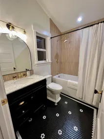 Custom Built Cottage in Downtown with Pool - Image 2