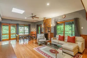 Tranquil 4 Bedroom Cottage in Olinda - Image 2