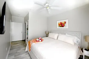 Lovely 2KBD, 2 BA condo 3 blocks from OSU Stadiums - Image 2