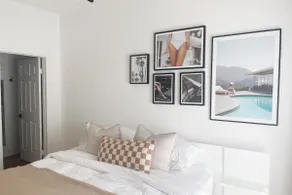Walk to Beach & 4th | King Bed + AC + Parking - Image 2