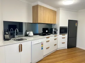 Beachside, self contained, one bedroom apartment. - Image 4