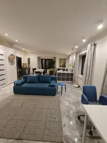 Large bright studio, separate entrance and kitchen! - Image 5
