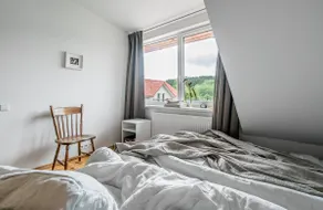 Spaciouse 3 bedroom house with free parking - Image 5