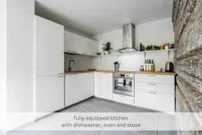 Spaciouse 3 bedroom house with free parking - Image 3