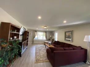 East Hill Stunner! The Beatrice Suite, a 3BR home. - Image 5