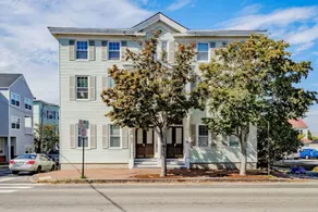 2 Bedroom Just Steps from the Old Port w/ Parking - Image 2