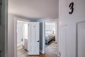2 Bedroom Just Steps from the Old Port w/ Parking - Image 4