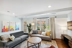 Del Rey 4BR home | King bed, Firepit - 10 min/DC - Image 2