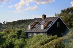 Beautiful cottage by Røsnæs in the first row! - Image 4