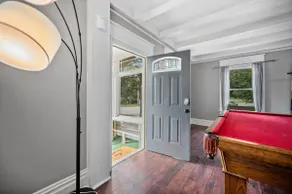 Vibrant Home 5 mins From Downtown With Pool Table - Image 5