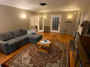 Lovely 2-bdrm townhouse, garden courtyard, laundry - Image 2
