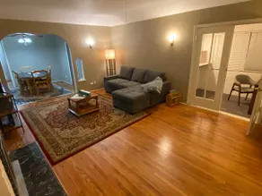 Lovely 2-bdrm townhouse, garden courtyard, laundry - Image 3