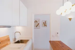 The Mini-Cliff Apartment-comfortable one bedroom - Image 2