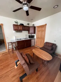 Brewer's House: “Sunset Lower” 1 Bedroom Downtown. - Image 4