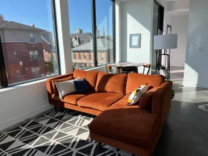 Luxurious Condo in Heart of Downtown Iowa City - Image 2