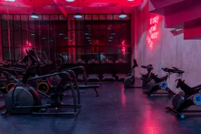 Art Studio \ Fast WiFi / GYM & Pool - Image 4