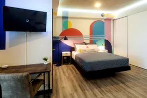 Art Studio \ Fast WiFi / GYM & Pool - Image 5
