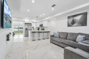 Blue Lagoon Access Home By MIA Airport & Downtown. - Image 3