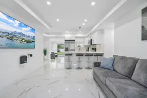 Blue Lagoon Access Home By MIA Airport & Downtown. - Image 4