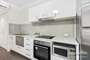 Unidad de una habitación en el corazón de Kangaroo Point, Walk to Ferries & Restaurants - Image 3