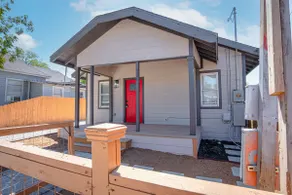 Delightfully Renovated 4 BR2 BA Near DT Riverwalk - Image 4