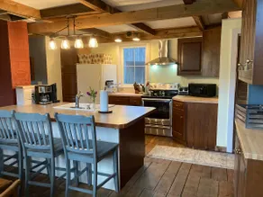 Charming Farmhouse near Maple Corners - Image 4
