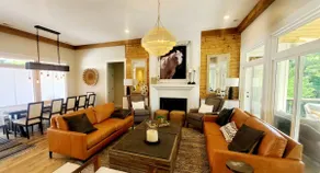 Stunning, Designer 6 Bdrm Lake House, Relaxing Retreat, 15 Min from GSP! - Image 4