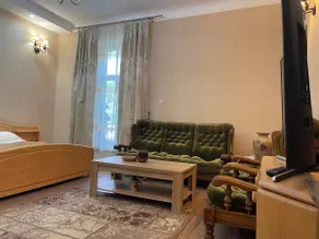 Apartment close to city center and free parking - Image 3