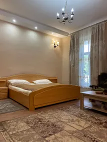 Apartment close to city center and free parking - Image 4