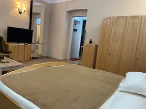 Apartment close to city center and free parking - Image 2