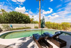 Free heated pool, man cave and large living space - Image 2