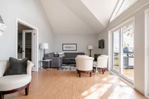Blue Bungalow - Image 3