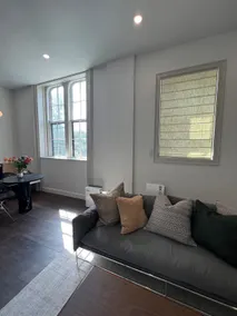 Stunning Renovated Historical 1Bed/1Bath Apartment - Image 2